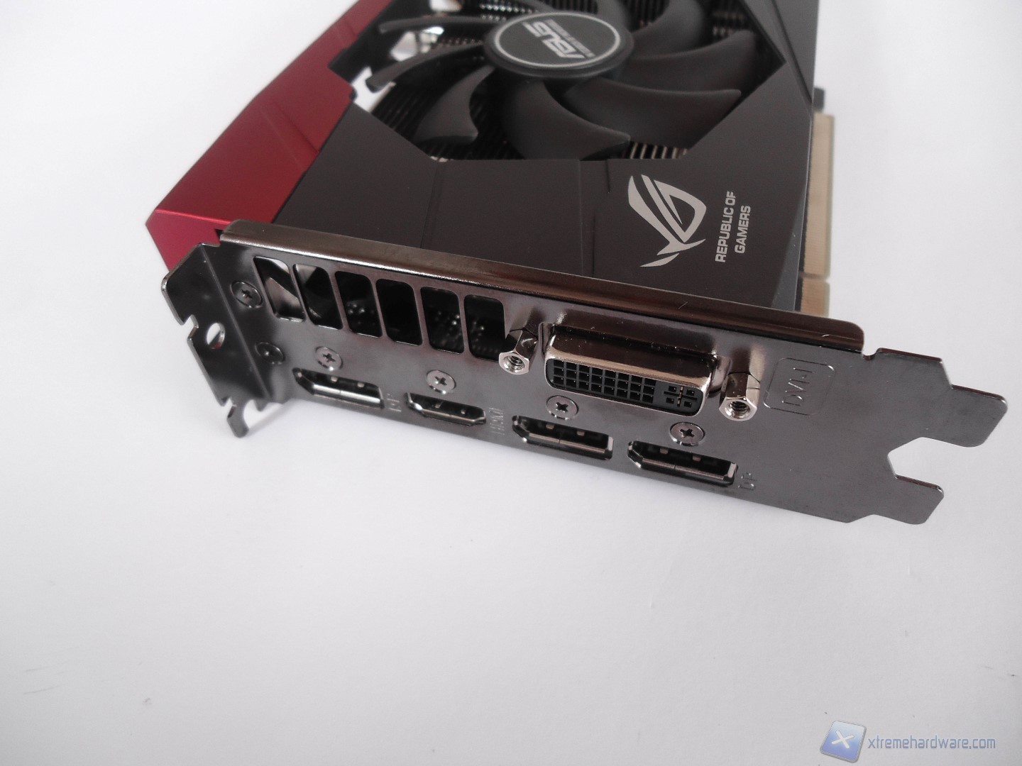 ASUS GTX 980 Poseidon 36