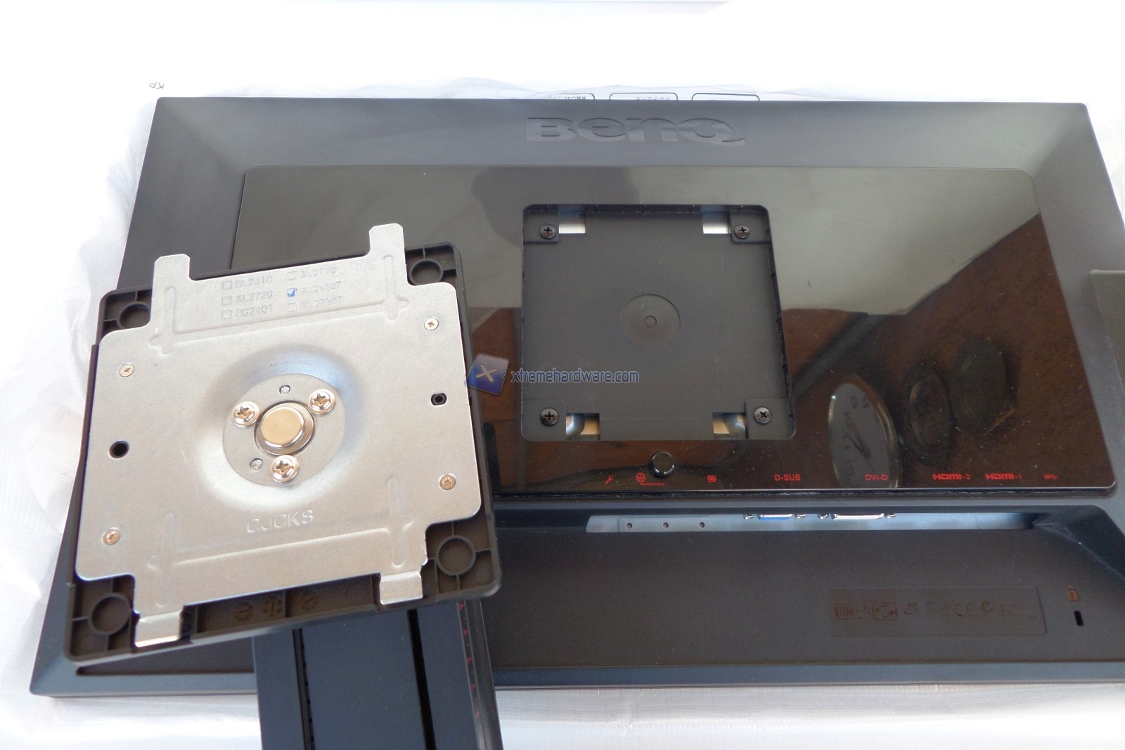 BenQ XL2430T Mount 01
