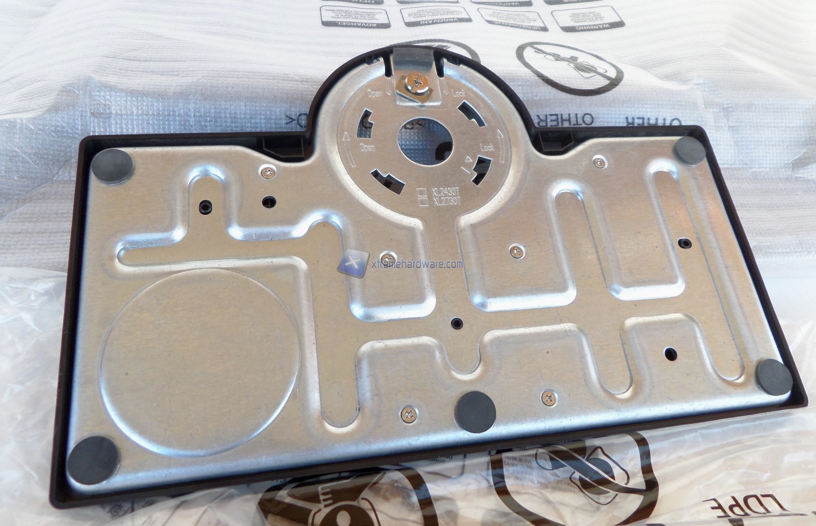 BenQ XL2430T Mount 02